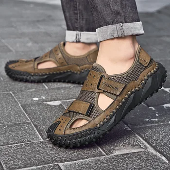 Мужская дышащая сетчатая обувь 2023, летние новые мужские сандалии на платформе с закрытым носком, уличная легкая мужская повседневная обувь для ходьбы с отверстиями