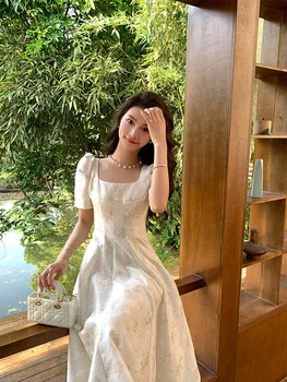 Белое платье с квадратным вырезом во французском придворном стиле, летнее высококачественное элегантное жаккардовое платье трапециевидной формы с темпераментом